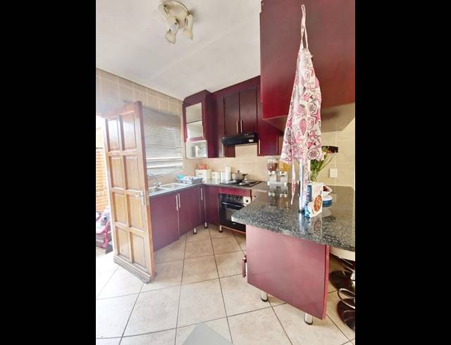 2 BEDROOM PROPERTY TO RENT IN KYALAMI HILLS